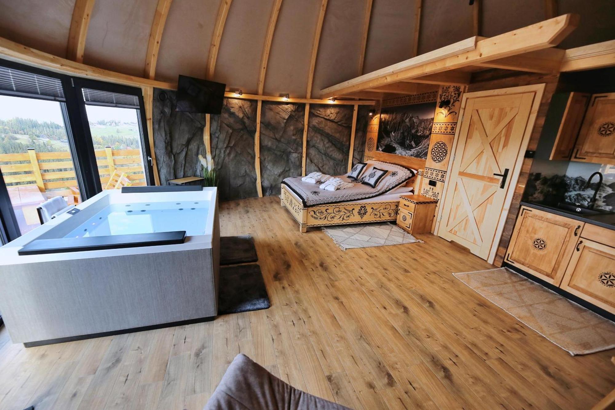 Luxury tent Tatry Mountain Glamp Z Jacuzzi Zakopane